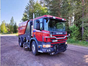 Підмітально-прибиральна машина SCANIA P94