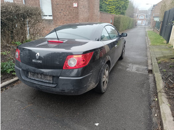 Легковий автомобіль RENAULT