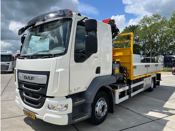 Вантажівка з маніпулятором DAF LF 230