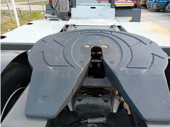 Термінальний трактор Terberg YT220: фото 2 Термінальний трактор Terberg YT220: фото 2