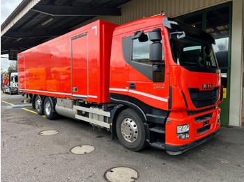 Вантажівка з закритим кузовом IVECO Stralis