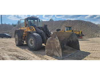 Колісний навантажувач VOLVO L220E