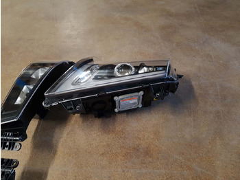 Новий Протитуманна фара в категорії Вантажівки COMPLETE SET VOOR VOLVO FH4 (FH16 LOOK) DEPO XENON KOPLAMPEN + MISTLAMPEN LINKS EN RECHTS. 000126: фото 2