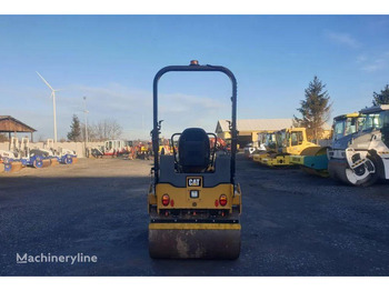 Каток Caterpillar CB 24B road roller: фото 5