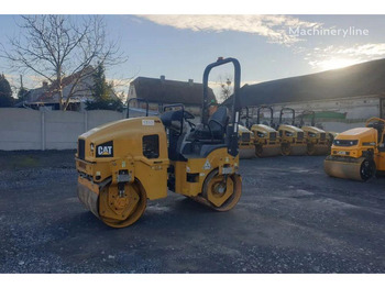 Каток Caterpillar CB 24B road roller: фото 3