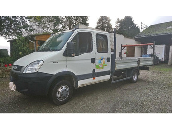 Легка бортова вантажівка IVECO Daily 35C15