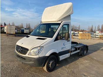 Малотоннажний сідельний тягач MERCEDES-BENZ Sprinter 515