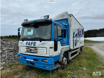 Вантажівка з закритим кузовом VOLVO FL 220