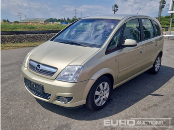 Легковий автомобіль OPEL