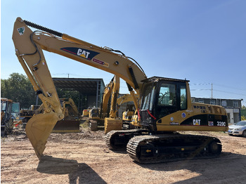 Гусеничний екскаватор CATERPILLAR 320CL