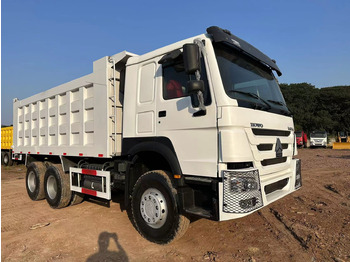 Самоскид вантажівка Для транспортування силосу SINOTRUK HOWO HOWO 371 6x4: фото 4