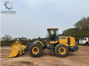 Колісний навантажувач XCMG LW500F
