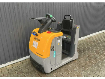 Складські тягач JUNGHEINRICH