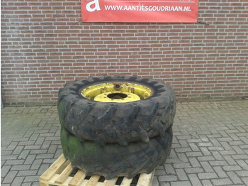 Шини і диски PIRELLI