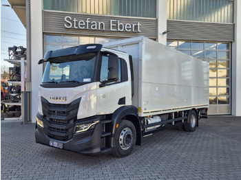 Для перевезення напоїв вантажівка IVECO S-WAY