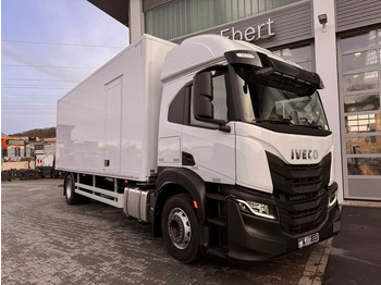 Вантажівка з закритим кузовом IVECO S-WAY
