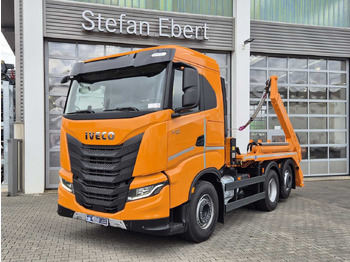 Самоскид вантажівка IVECO X-WAY