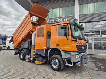 Підмітально-прибиральна машина Mercedes-Benz Actros 2032 A 4x4 Bucher STKF 9500 Airport 30x: фото 2