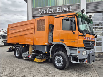 Підмітально-прибиральна машина Mercedes-Benz Actros 2032 A 4x4 Bucher STKF 9500 Airport 30x: фото 4 Підмітально-прибиральна машина Mercedes-Benz Actros 2032 A 4x4 Bucher STKF 9500 Airport 30x: фото 4