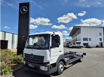 Вантажівка шасі MERCEDES-BENZ Atego 818