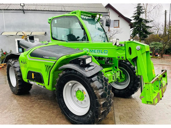 Навантажувач телескопічний MERLO