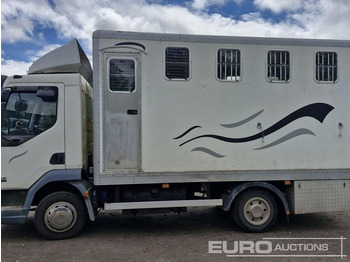 Для перевезення худоби вантажівка DAF 45 150