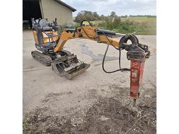 Міні-екскаватор CASE