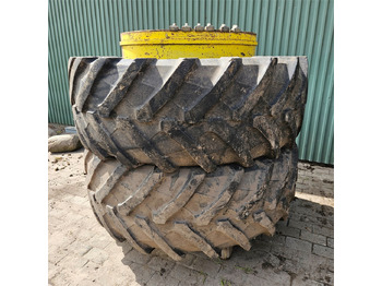 Трактор JOHN DEERE