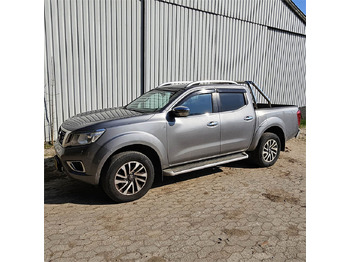 Пікап NISSAN Navara