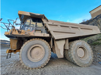 Кар'єрний самоскид CATERPILLAR 777
