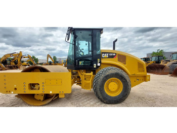 Компактор CATERPILLAR