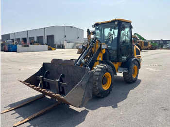 Колісний навантажувач JCB 407