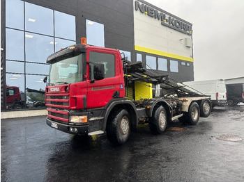 Скіповий навантажувач вантажівка SCANIA P114