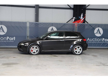 Седан ALFA ROMEO