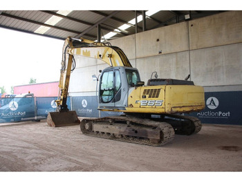 Гусеничний екскаватор New Holland E265: фото 3