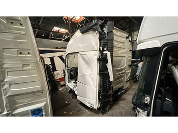 Кабіна й інтер'єр Volvo FH AERO: фото 2 Кабіна й інтер'єр Volvo FH AERO: фото 2