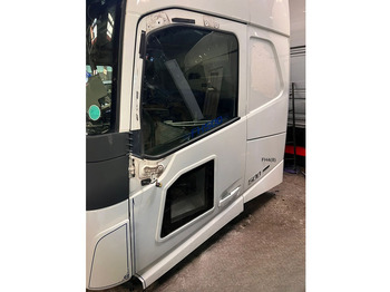 Двері та запчастини VOLVO FH