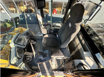 Колісний навантажувач CAT 966 M: фото 2 Колісний навантажувач CAT 966 M: фото 2