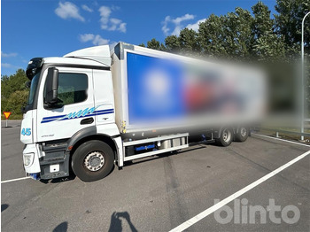 Вантажівка з закритим кузовом MERCEDES-BENZ