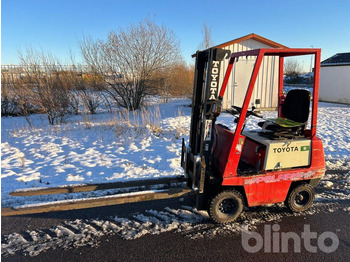 Навантажувач вилковий TOYOTA