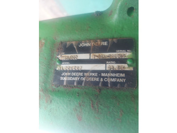 Передня вісь JOHN DEERE