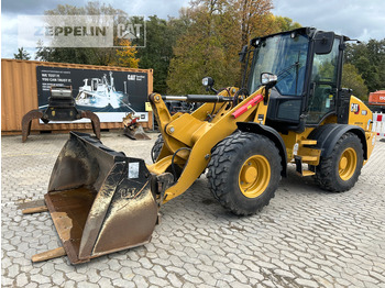 : фото в шапці сторінки
