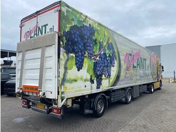 Закритий кузов напівпричіп VOGELZANG