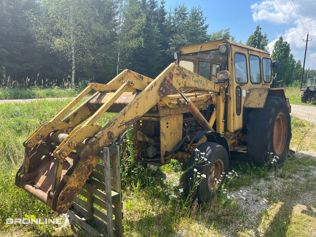 Massey Ferguson Laadur-ekskavaator mootoririkkega / engine failure - Екскаватор-навантажувач: фото 1 Massey Ferguson Laadur-ekskavaator mootoririkkega / engine failure - Екскаватор-навантажувач: фото 1