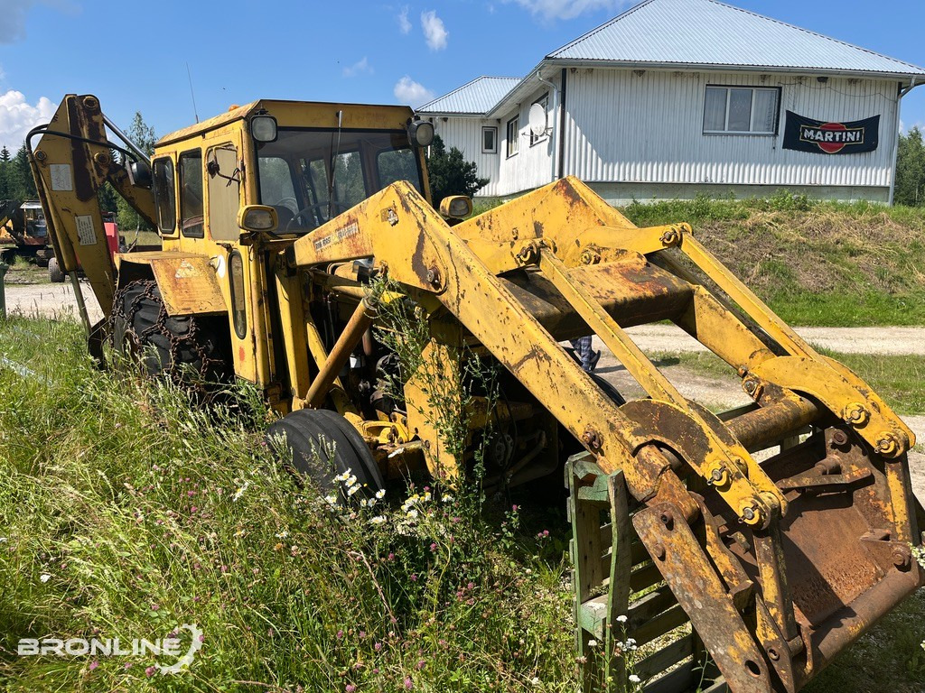 Massey Ferguson Laadur-ekskavaator mootoririkkega / engine failure - Екскаватор-навантажувач: фото 3 Massey Ferguson Laadur-ekskavaator mootoririkkega / engine failure - Екскаватор-навантажувач: фото 3