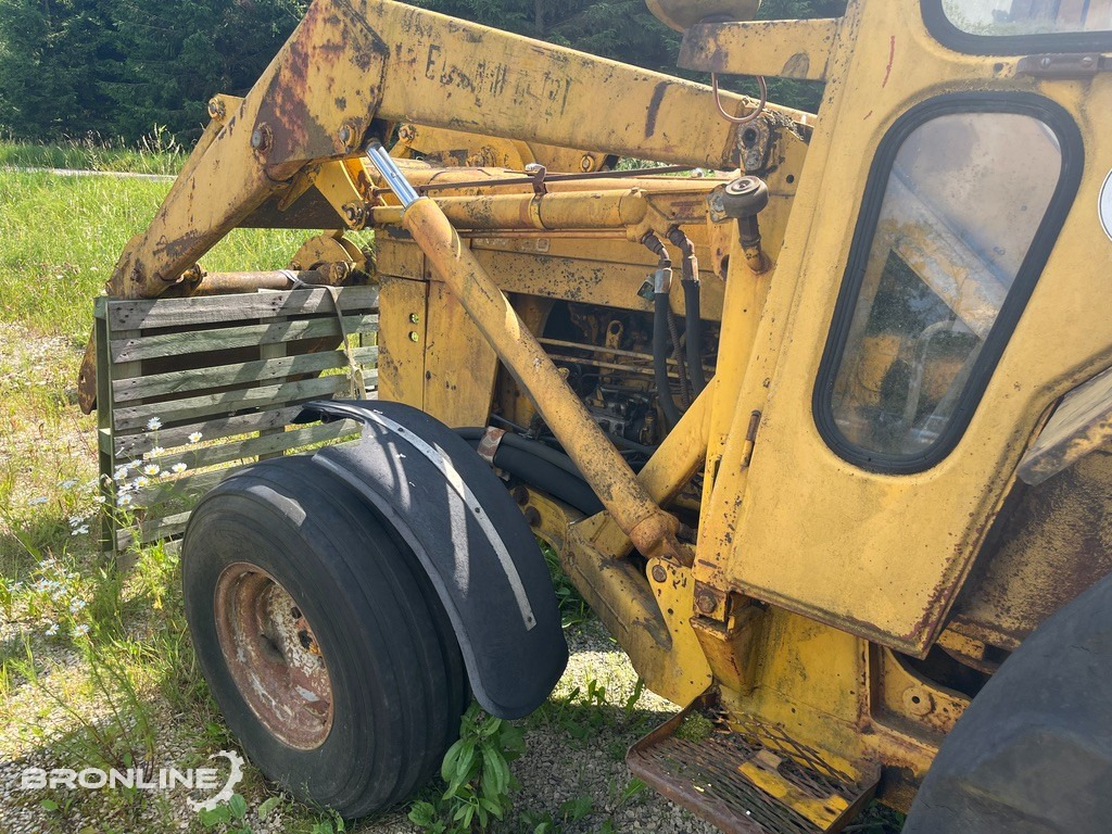 Massey Ferguson Laadur-ekskavaator mootoririkkega / engine failure - Екскаватор-навантажувач: фото 5 Massey Ferguson Laadur-ekskavaator mootoririkkega / engine failure - Екскаватор-навантажувач: фото 5