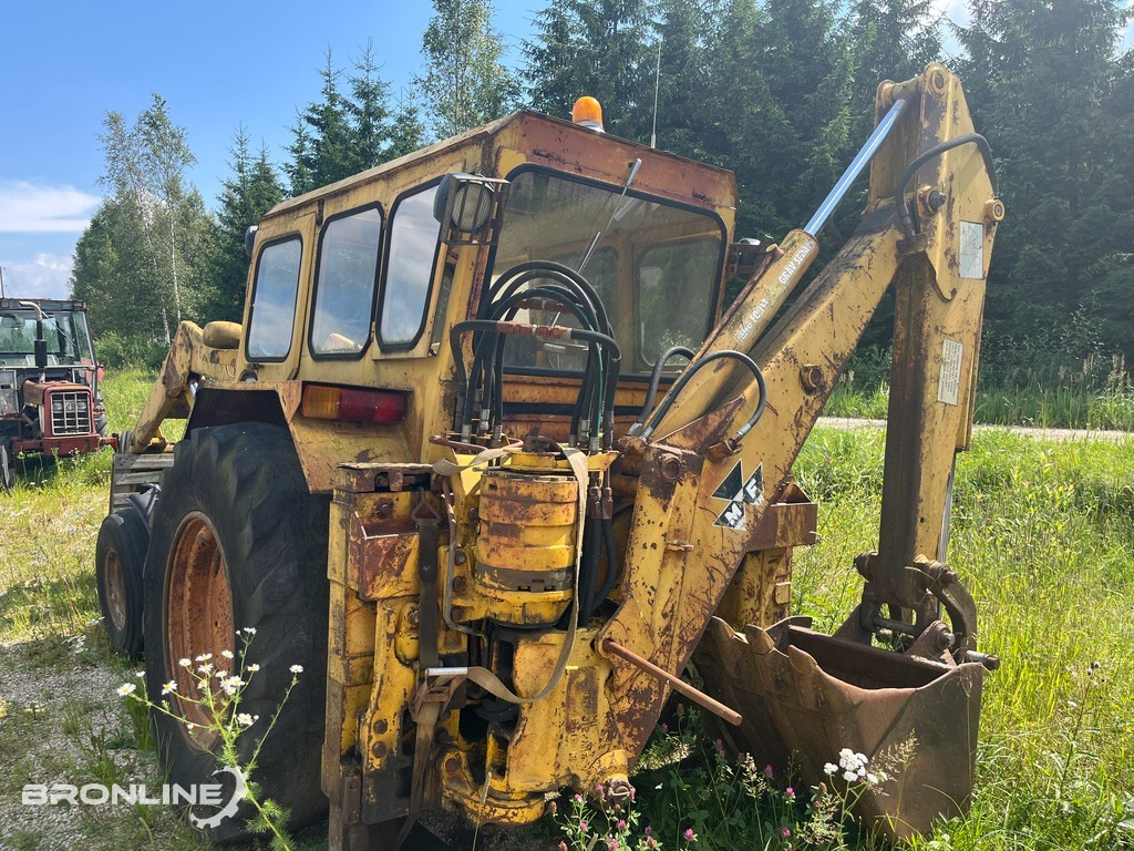 Massey Ferguson Laadur-ekskavaator mootoririkkega / engine failure - Екскаватор-навантажувач: фото 4 Massey Ferguson Laadur-ekskavaator mootoririkkega / engine failure - Екскаватор-навантажувач: фото 4