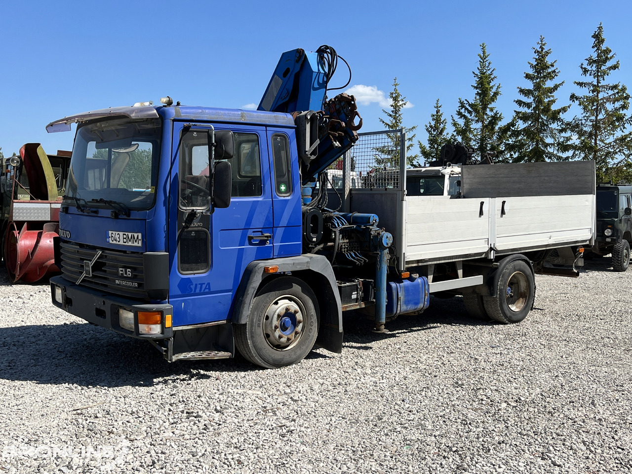 VOLVO FL611 + Palfinger PK 8200 - Бортова вантажівка/ Платформа, Вантажівка з маніпулятором: фото 1 VOLVO FL611 + Palfinger PK 8200 - Бортова вантажівка/ Платформа, Вантажівка з маніпулятором: фото 1