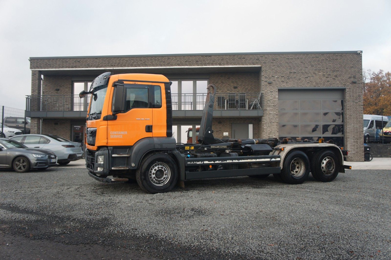 MAN TGS 26.420 Abrollkipper Meiller - Гаковий мультиліфт вантажівка: фото 1 MAN TGS 26.420 Abrollkipper Meiller - Гаковий мультиліфт вантажівка: фото 1