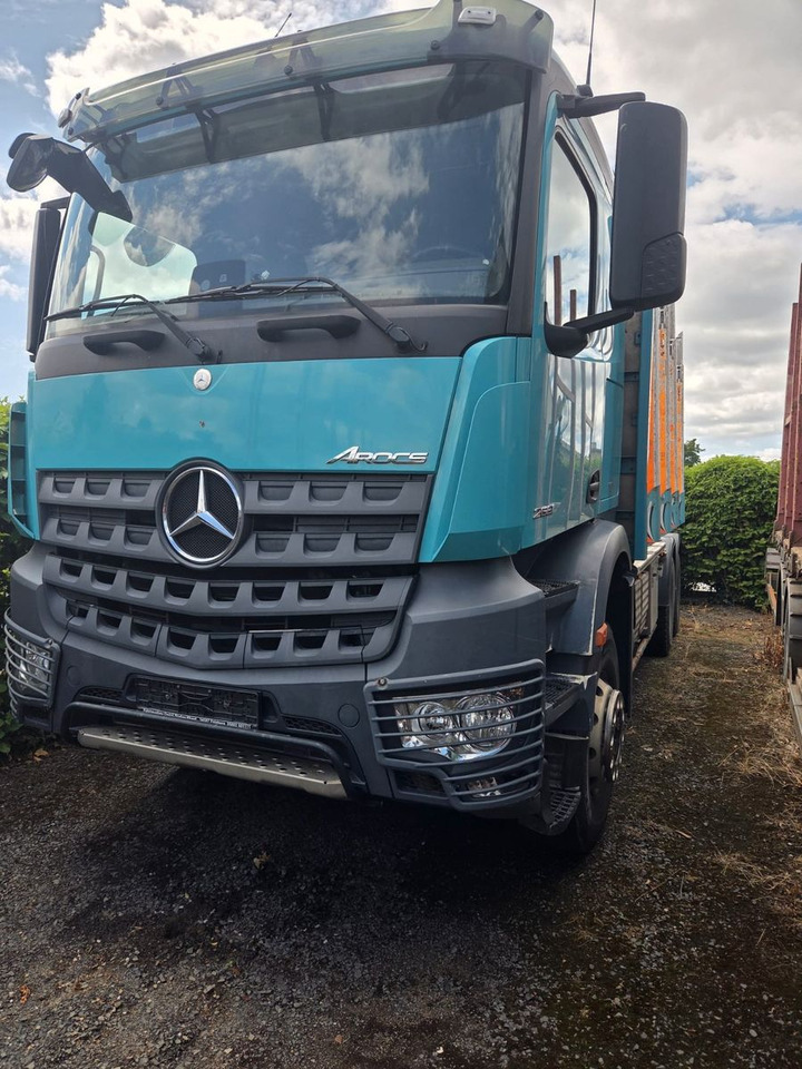 Mercedes-Benz Arocs 2651 Holztransporter Blatt Blatt Kran - Лісовоз: фото 1 Mercedes-Benz Arocs 2651 Holztransporter Blatt Blatt Kran - Лісовоз: фото 1